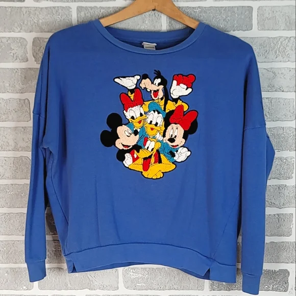 Disney Embroidered Whole Gang Crew Neck Sweatshirt Blue Youth Size L - Picture 1 of 7
